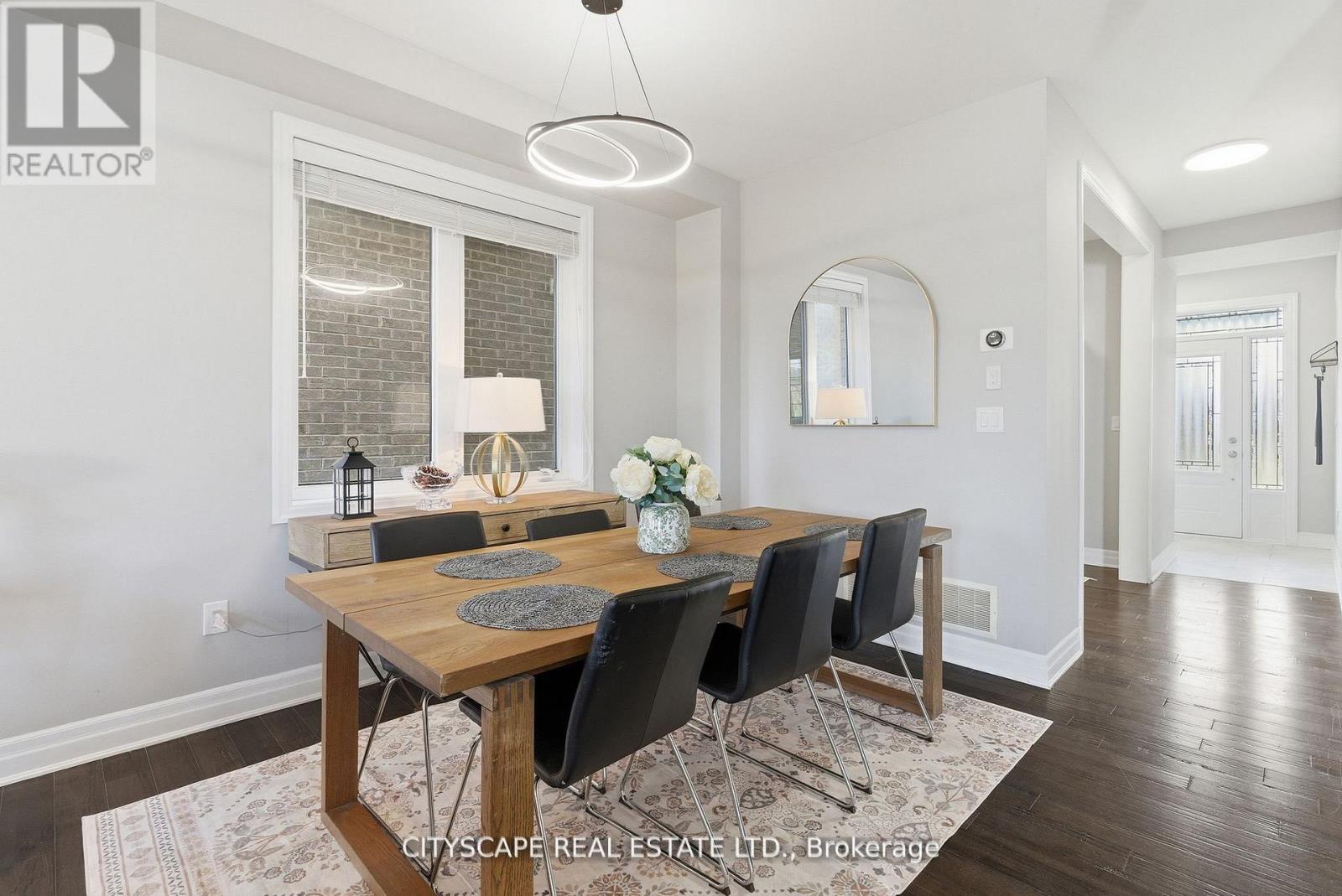 28 Celano Drive, Hamilton (waterdown), Ontario