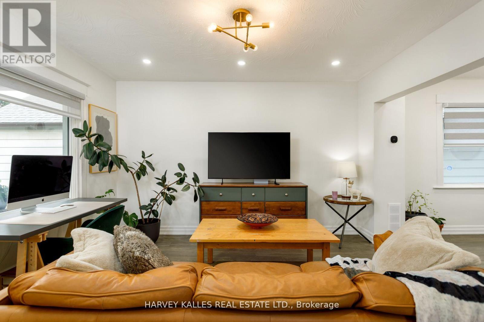 139 King Edward Avenue, Toronto (woodbine-lumsden), Ontario