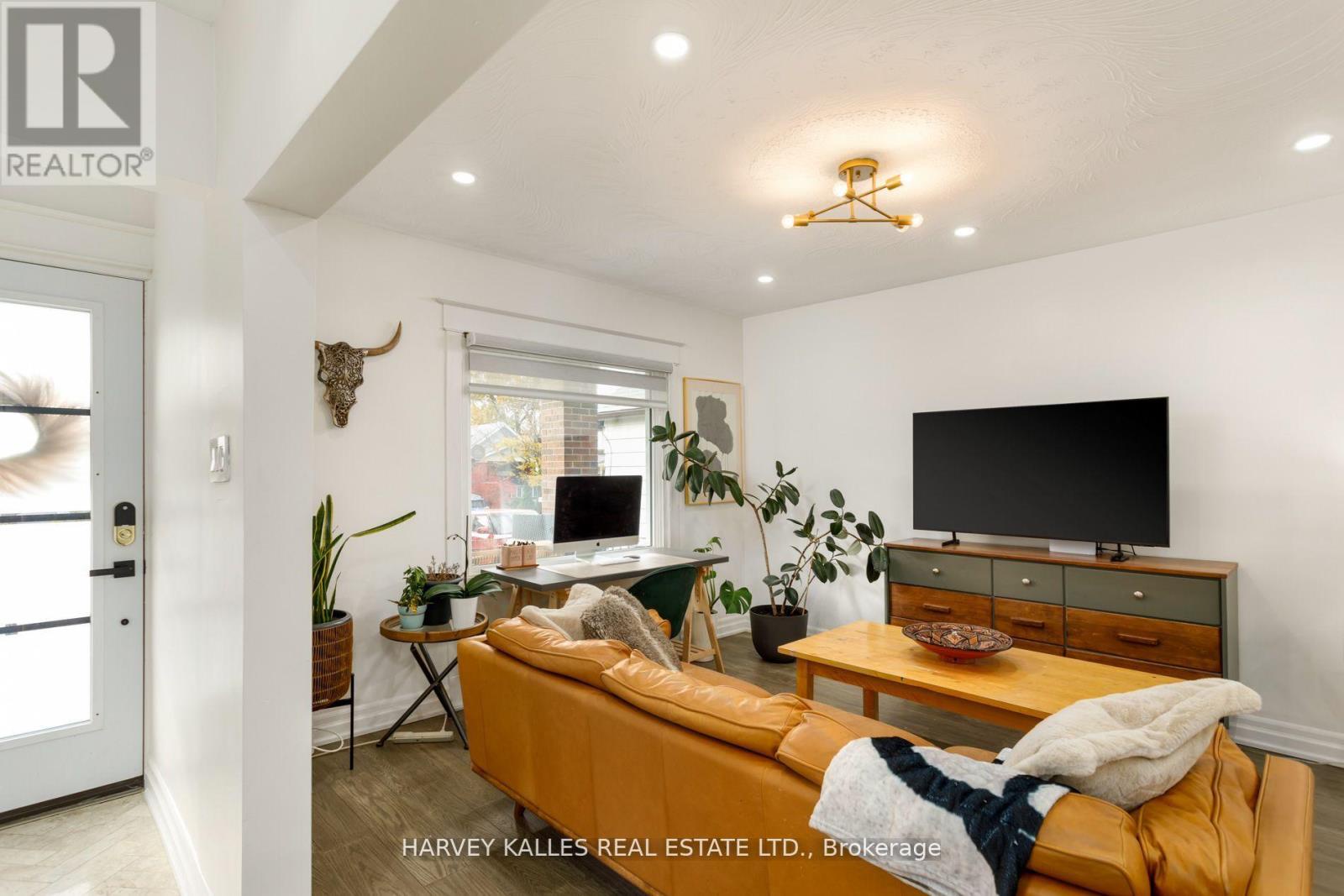 139 King Edward Avenue, Toronto (woodbine-lumsden), Ontario