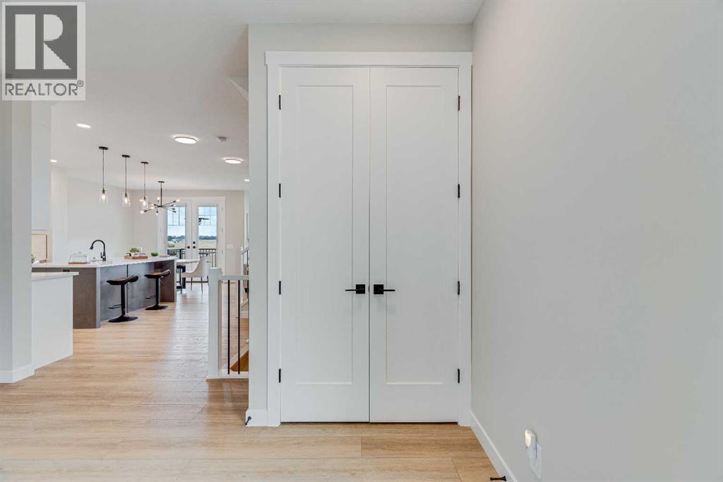 467 Kinniburgh Loop, Chestermere, Alberta