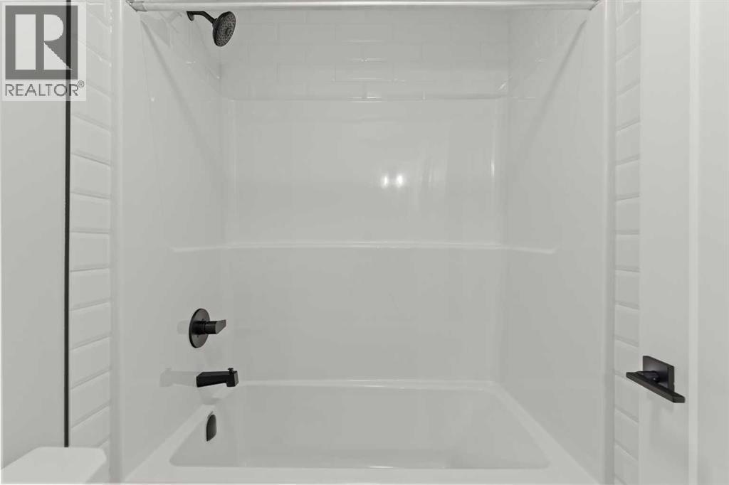 467 Kinniburgh Loop, Chestermere, Alberta