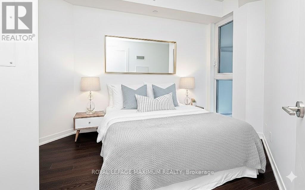 201 - 2020 Bathurst Street, Toronto (humewood-cedarvale), Ontario