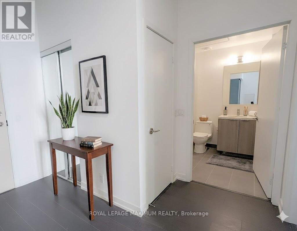 201 - 2020 Bathurst Street, Toronto (humewood-cedarvale), Ontario