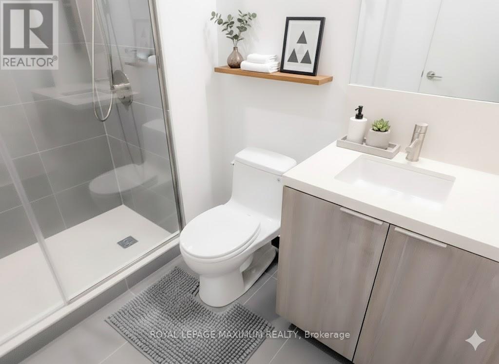 201 - 2020 Bathurst Street, Toronto (humewood-cedarvale), Ontario