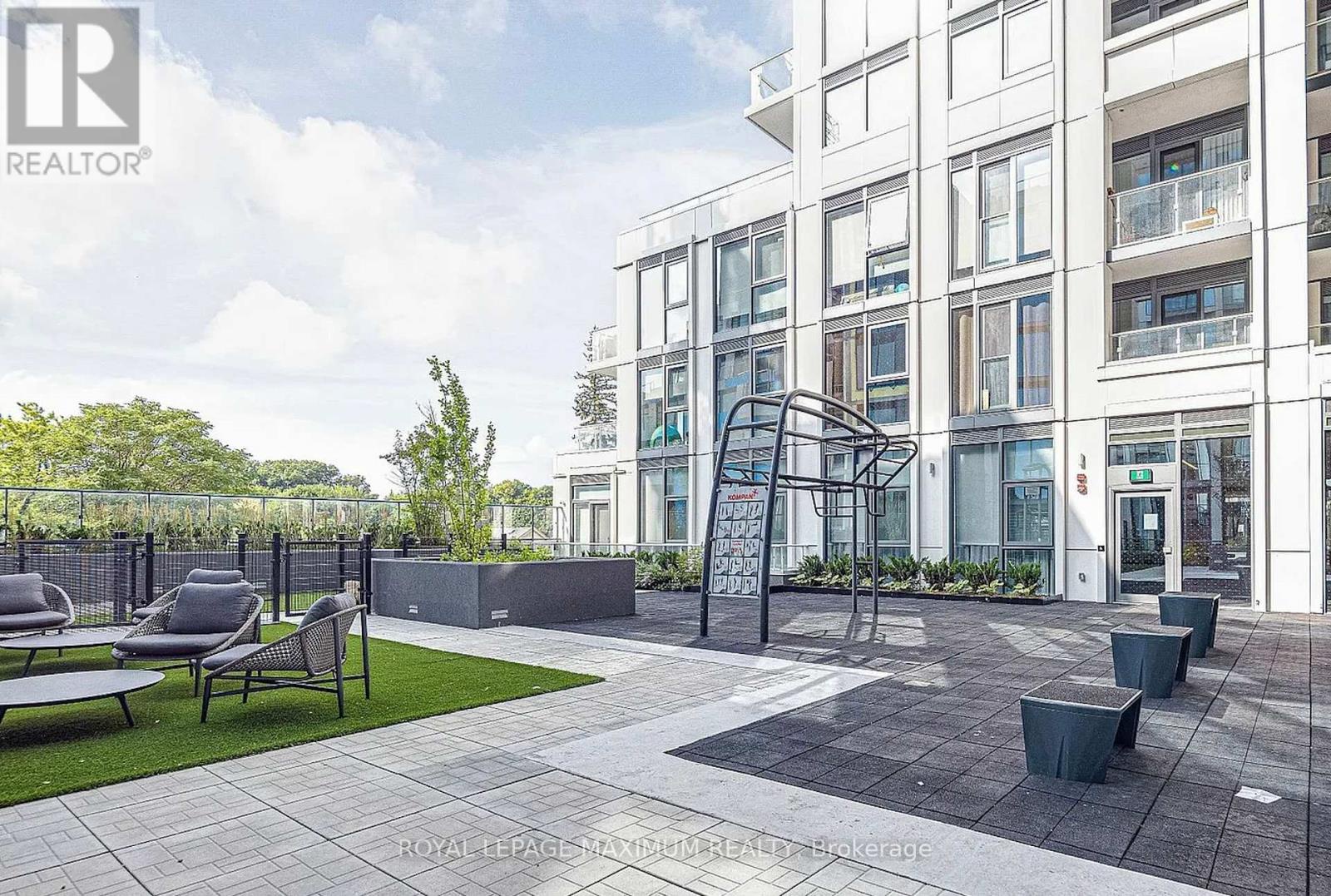 201 - 2020 Bathurst Street, Toronto (humewood-cedarvale), Ontario