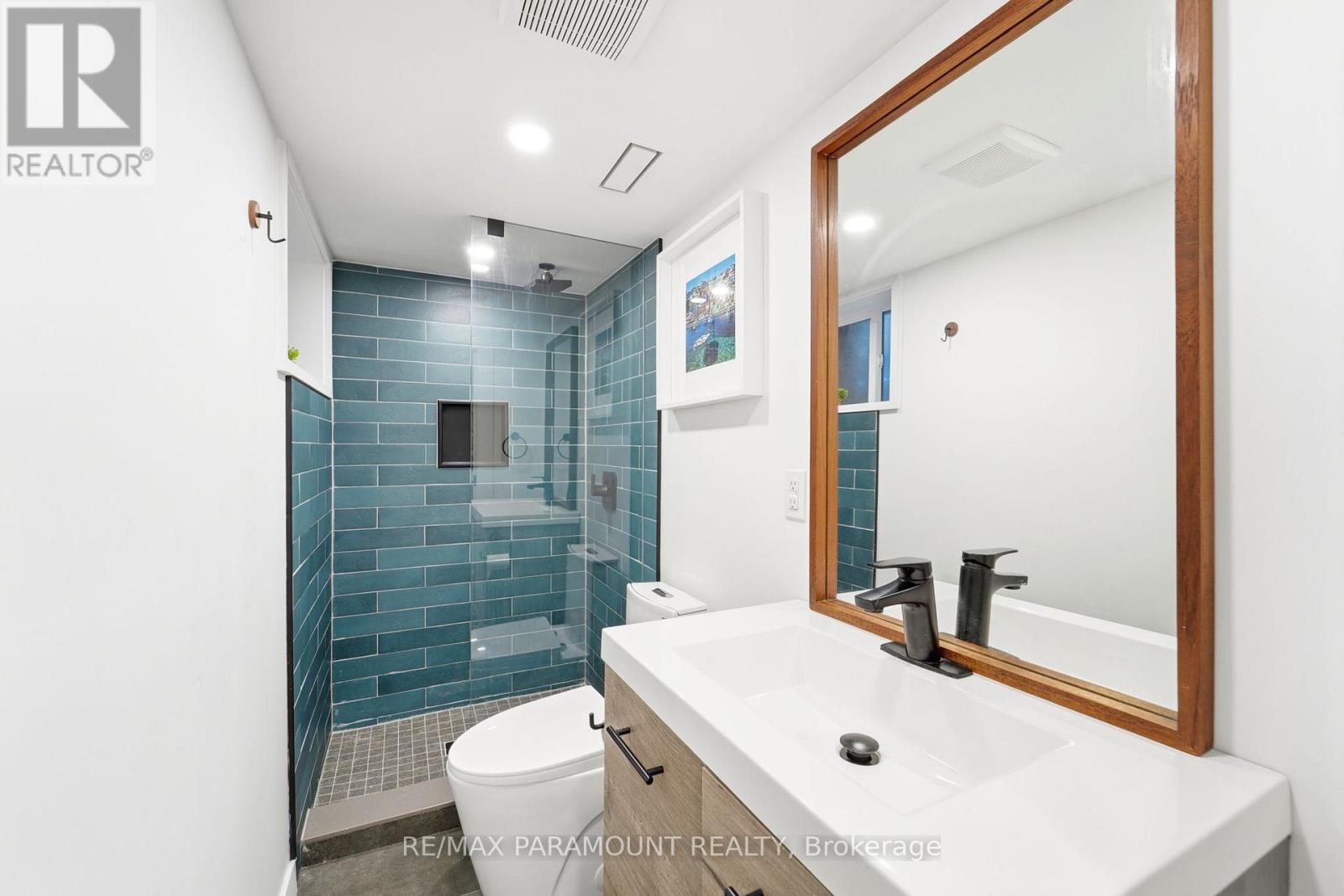 670 Rhodes Avenue, Toronto (greenwood-coxwell), Ontario