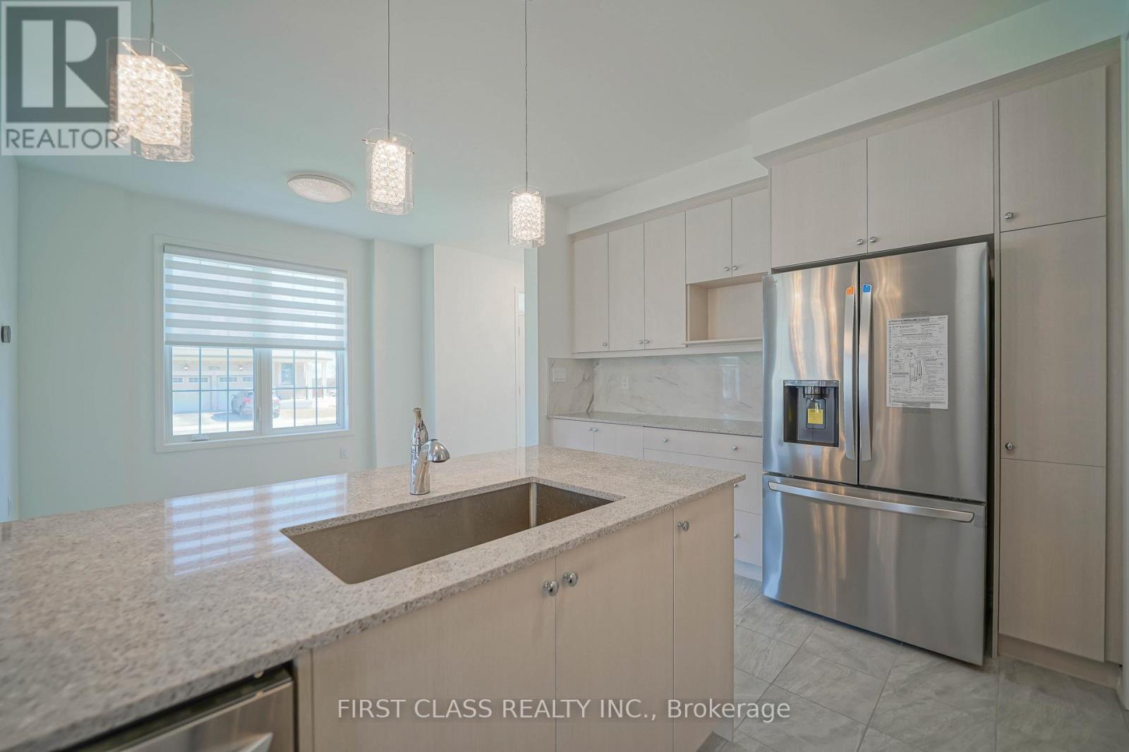 1913 Narcissus Gardens, Pickering, Ontario