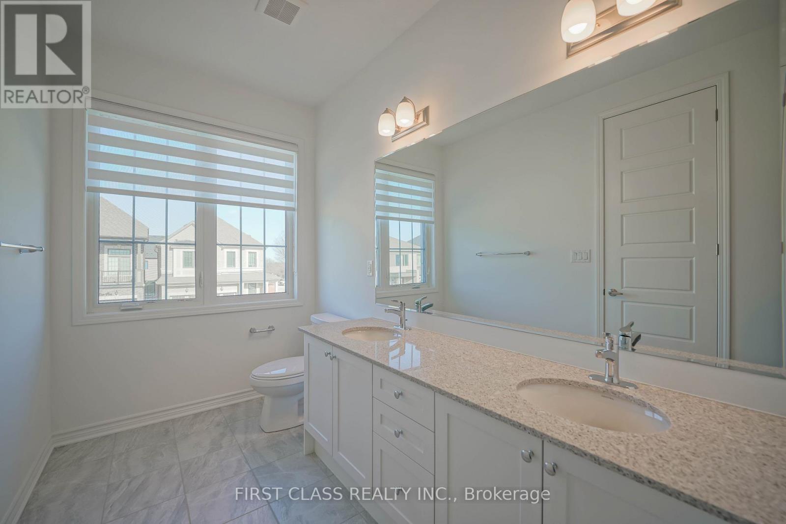 1913 Narcissus Gardens, Pickering, Ontario