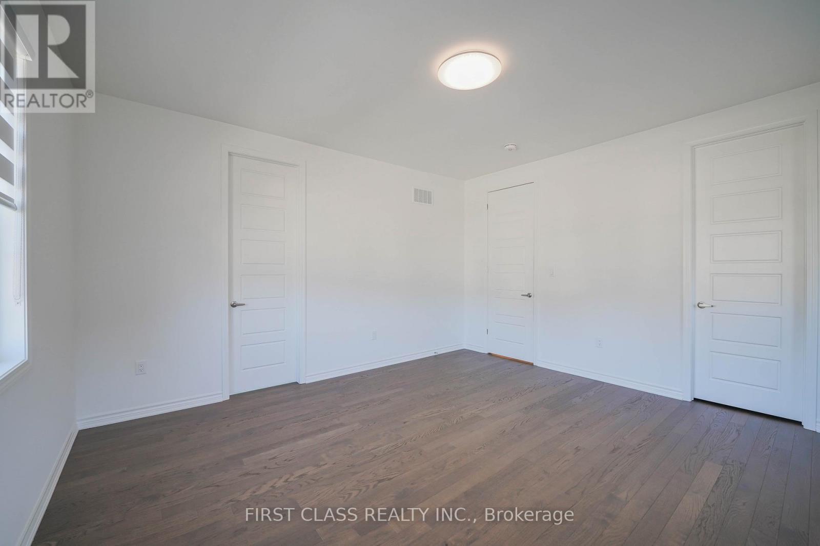 1913 Narcissus Gardens, Pickering, Ontario