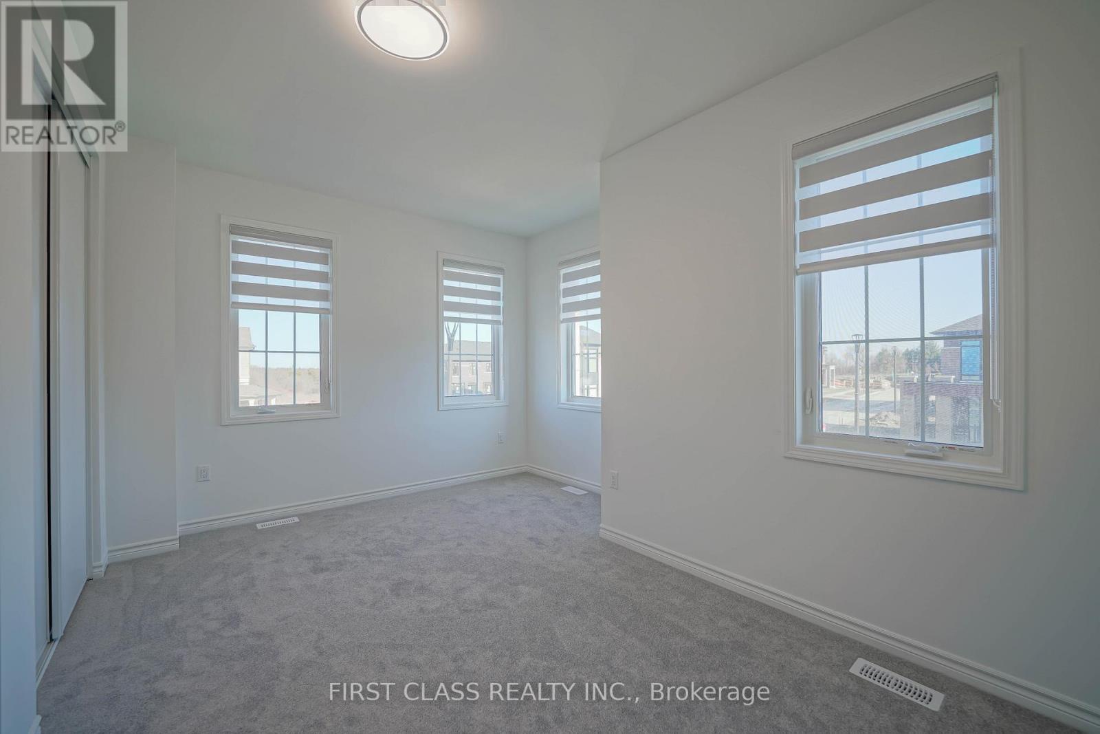 1913 Narcissus Gardens, Pickering, Ontario