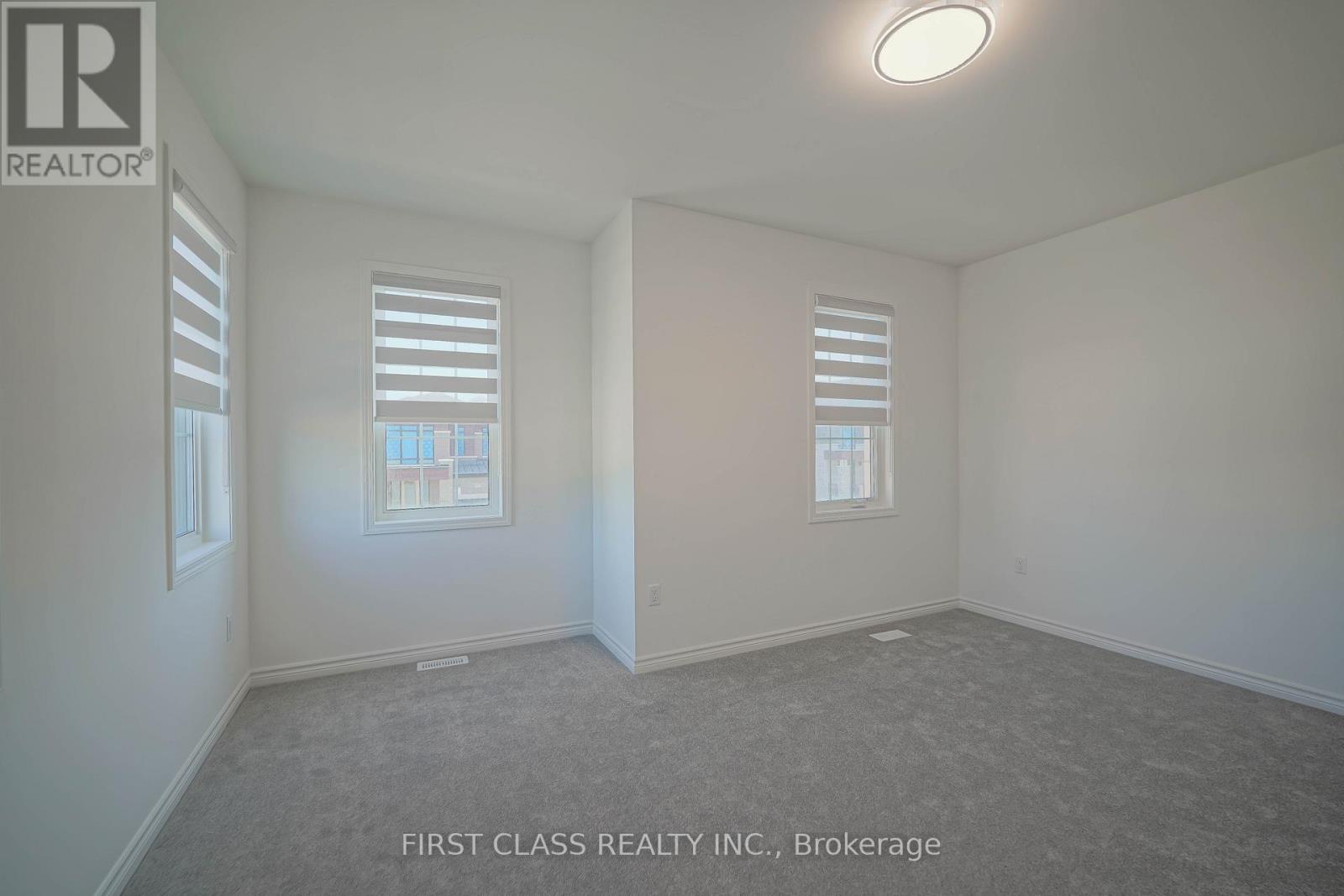 1913 Narcissus Gardens, Pickering, Ontario