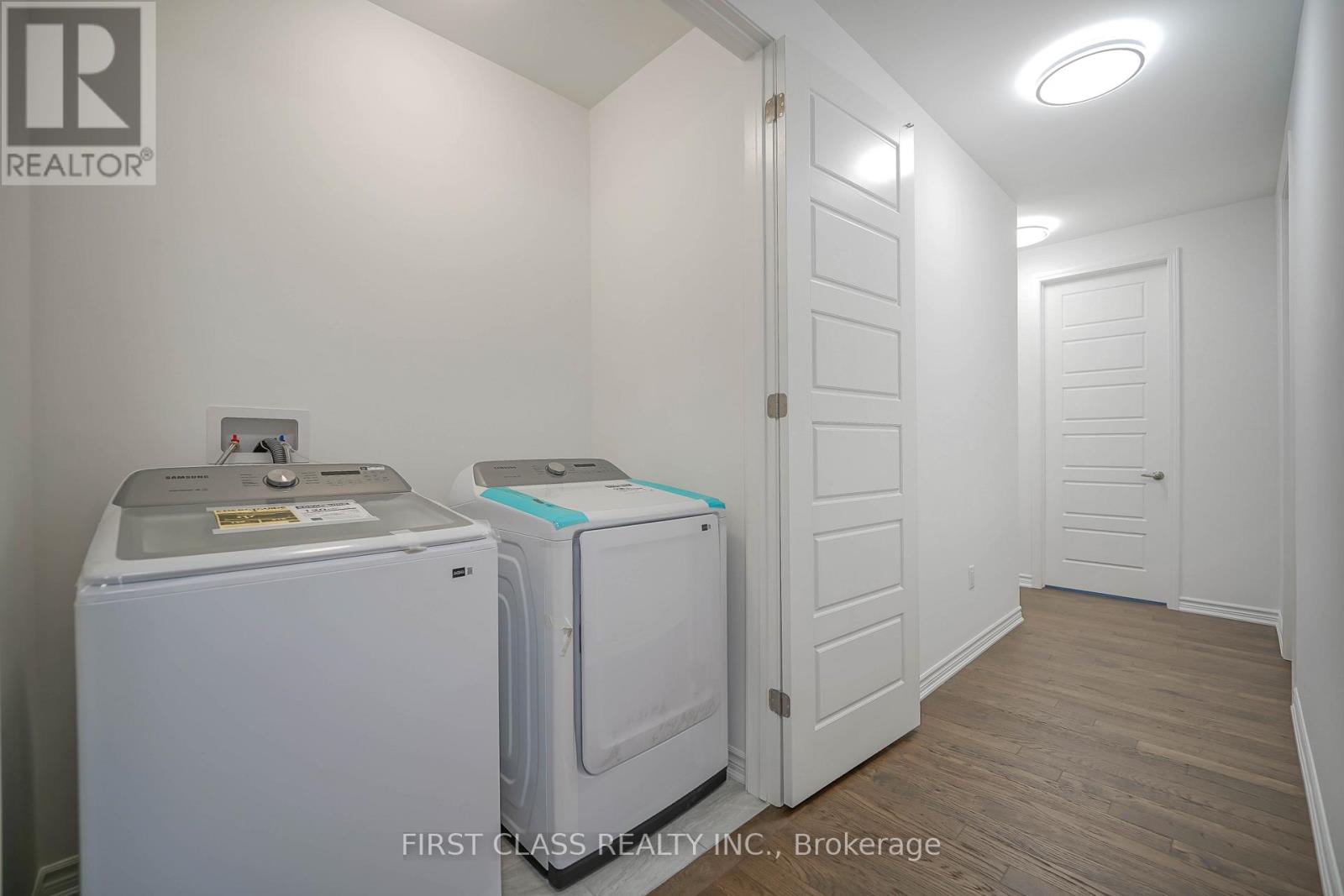 1913 Narcissus Gardens, Pickering, Ontario