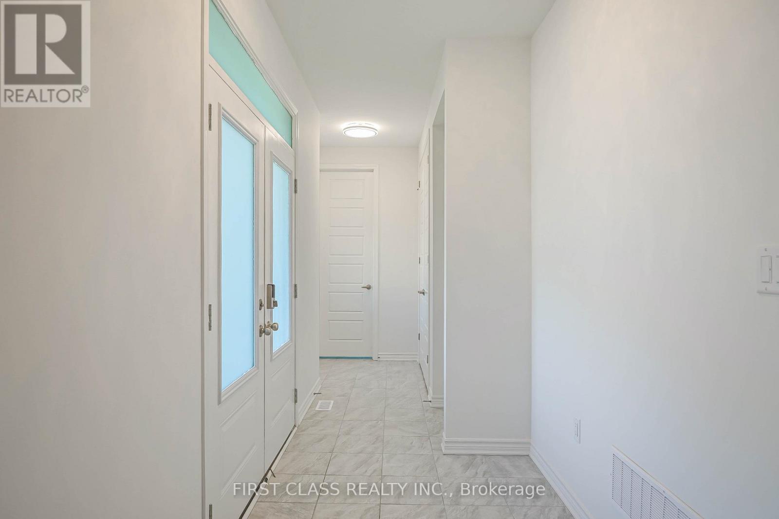 1913 Narcissus Gardens, Pickering, Ontario