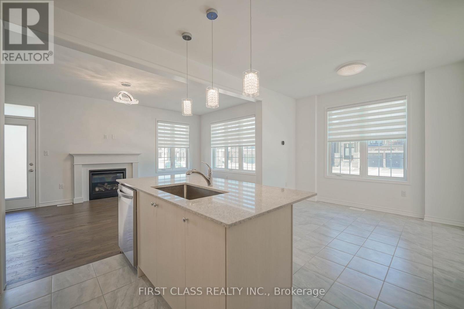 1913 Narcissus Gardens, Pickering, Ontario