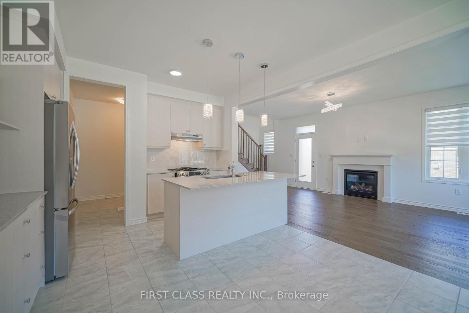 1913 Narcissus Gardens, Pickering, Ontario