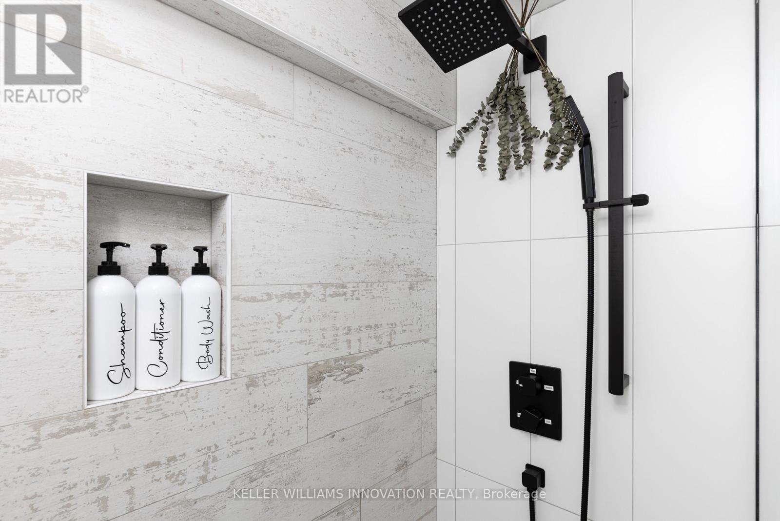 2872 Muskoka Road 118 W, Muskoka Lakes (monck (muskoka Lakes)), Ontario