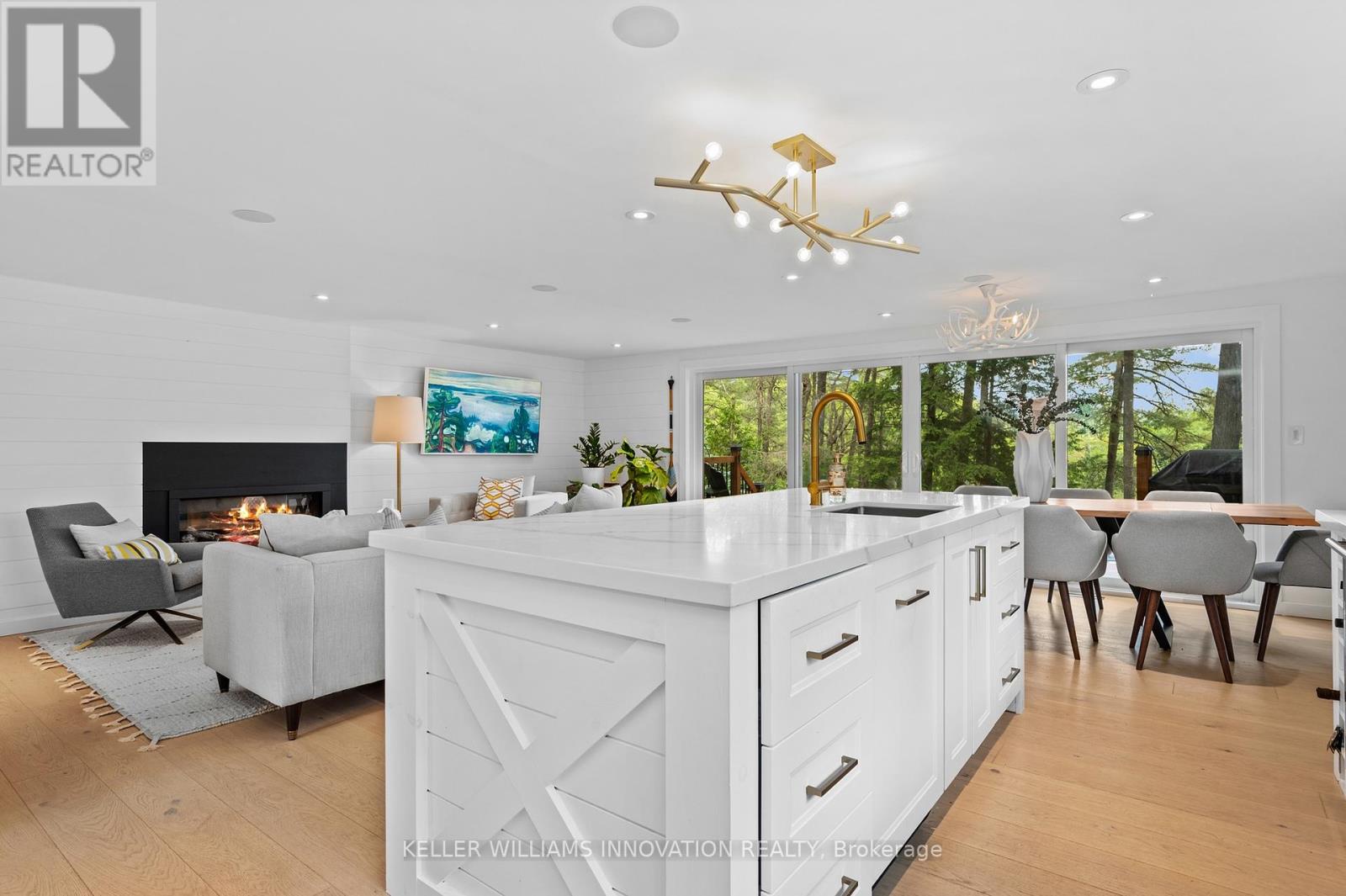 2872 Muskoka Road 118 W, Muskoka Lakes (monck (muskoka Lakes)), Ontario