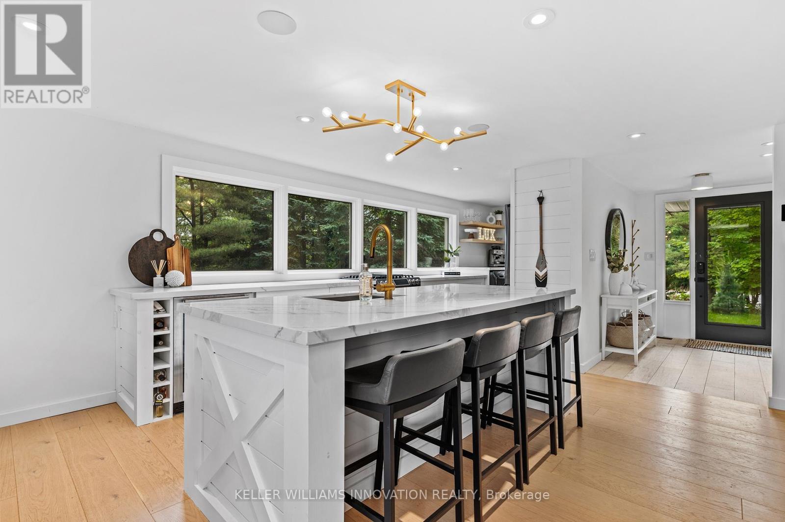 2872 Muskoka Road 118 W, Muskoka Lakes (monck (muskoka Lakes)), Ontario