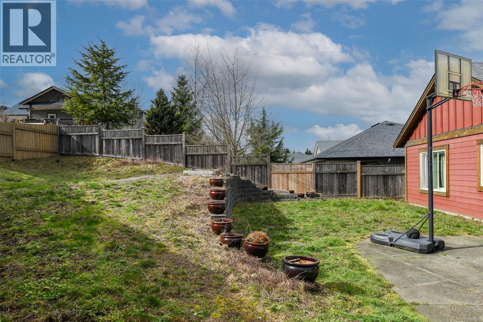 2737 Kendal Ave, Cumberland, British Columbia