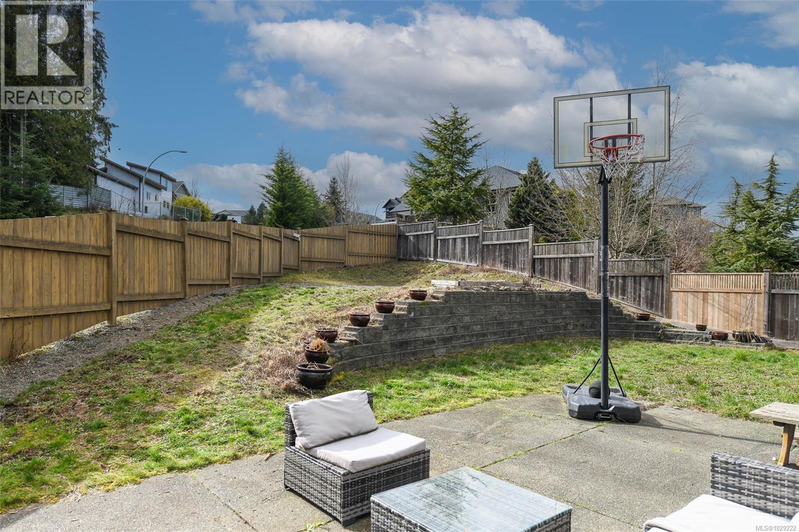 2737 Kendal Ave, Cumberland, British Columbia