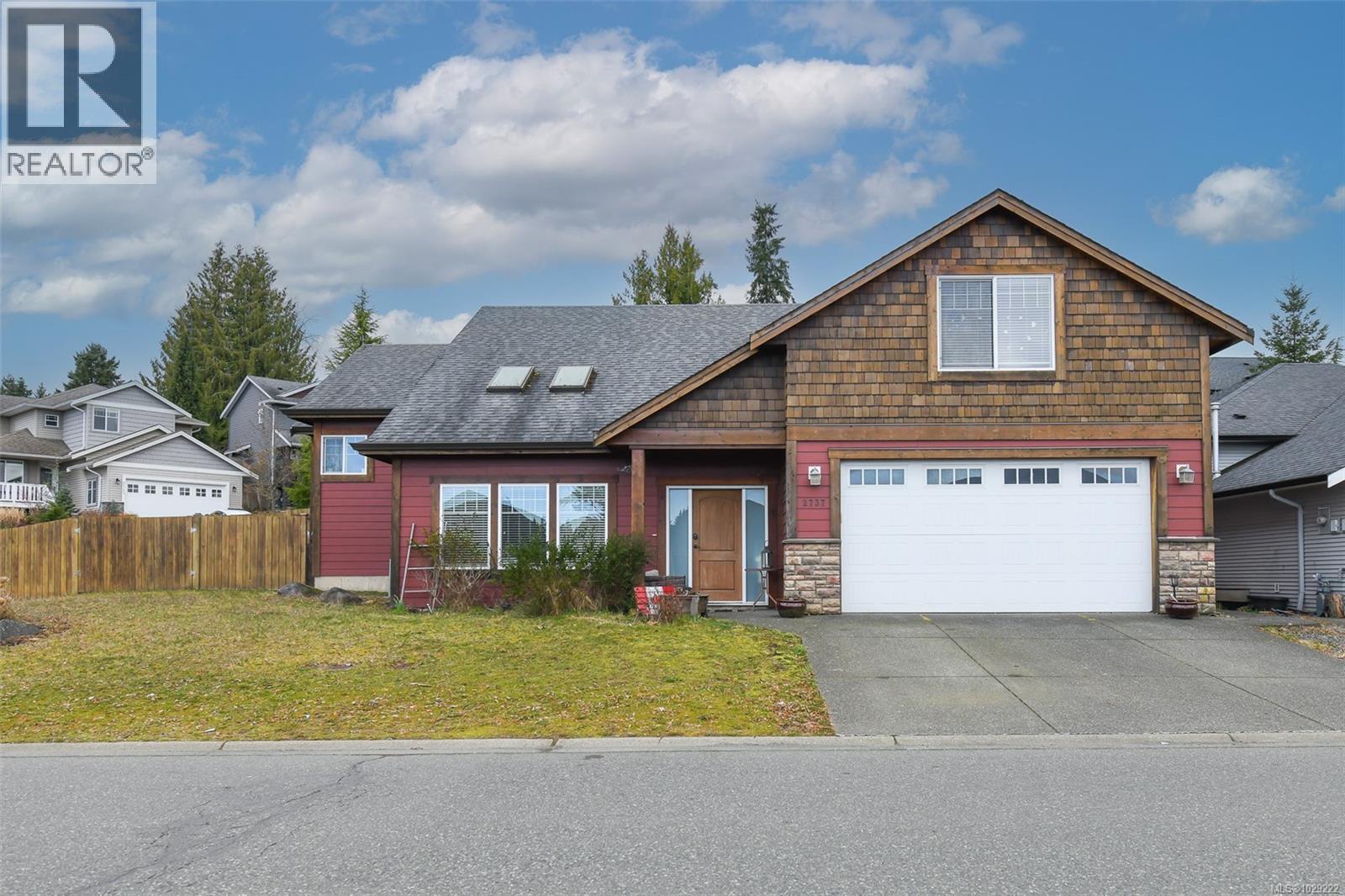 2737 Kendal Ave, Cumberland, British Columbia