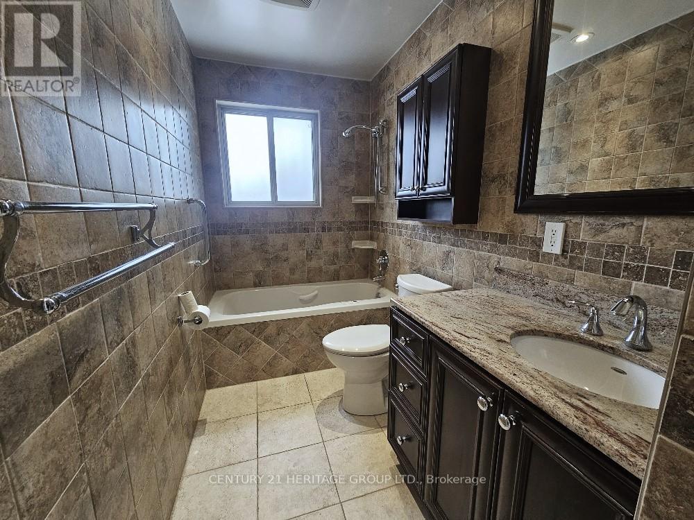 63 Marathon Crescent, Toronto (newtonbrook West), Ontario