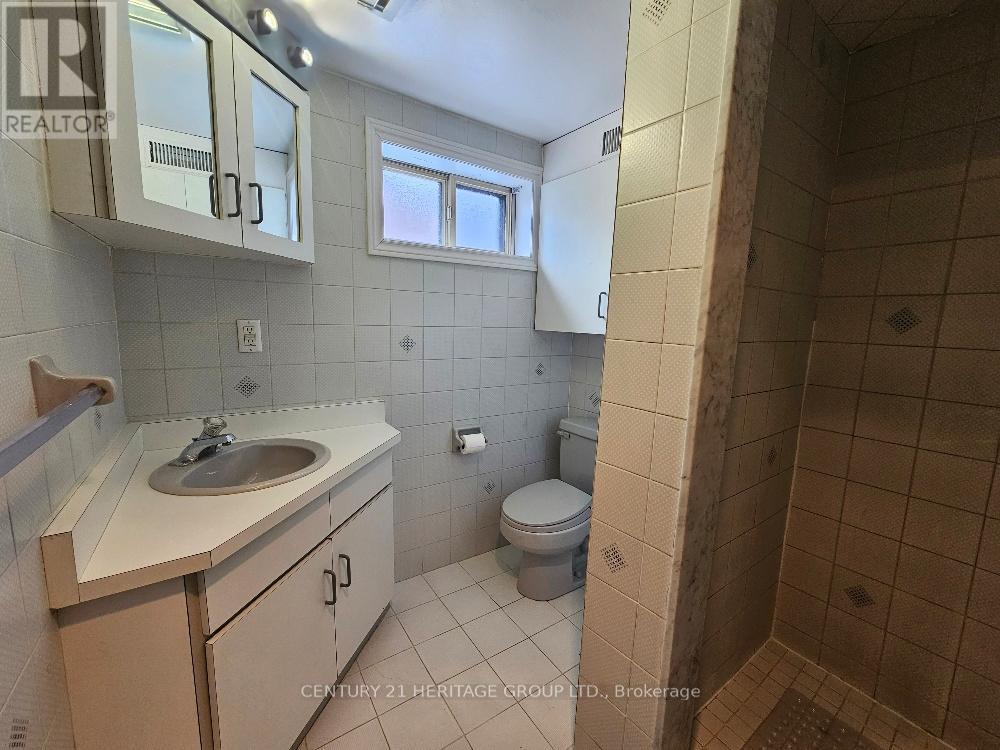 63 Marathon Crescent, Toronto (newtonbrook West), Ontario