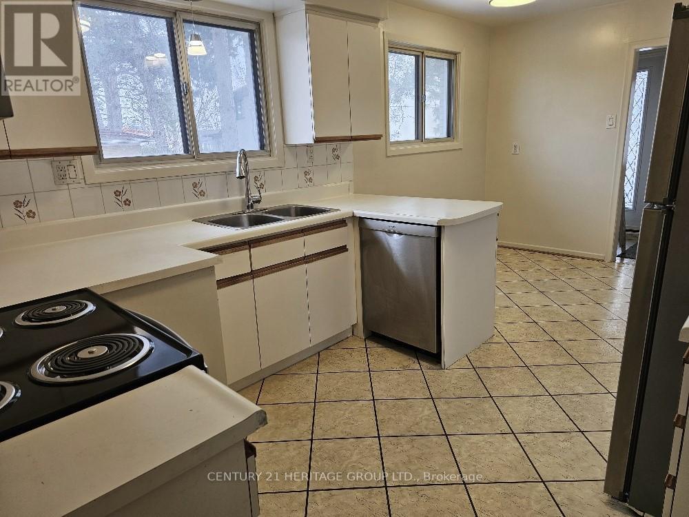 63 Marathon Crescent, Toronto (newtonbrook West), Ontario