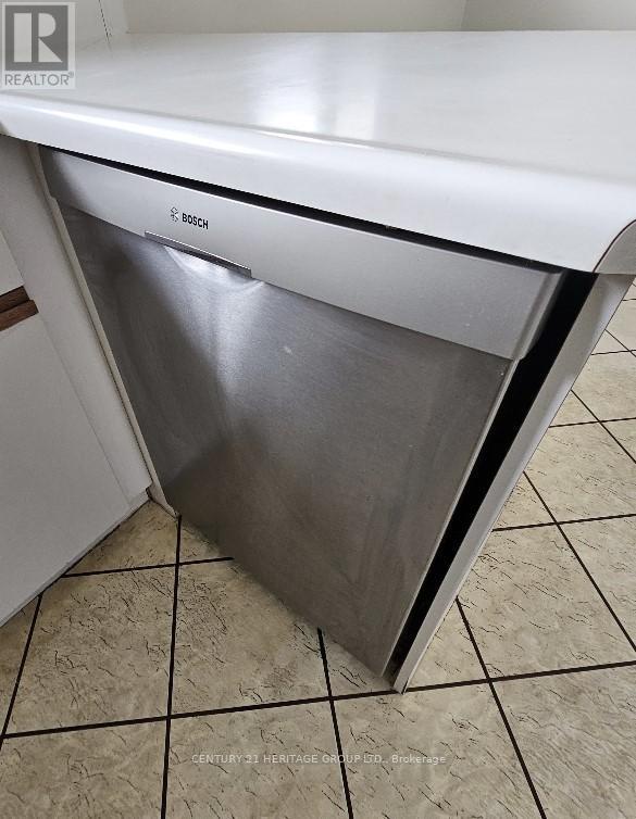 63 Marathon Crescent, Toronto (newtonbrook West), Ontario