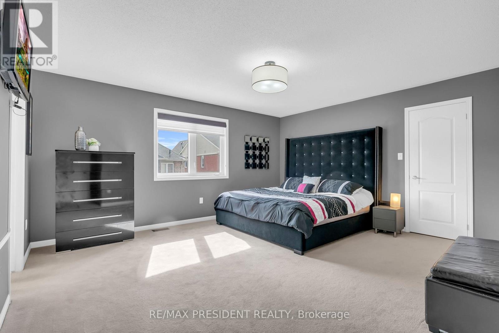 306 Pringle Avenue, Milton (sc Scott), Ontario