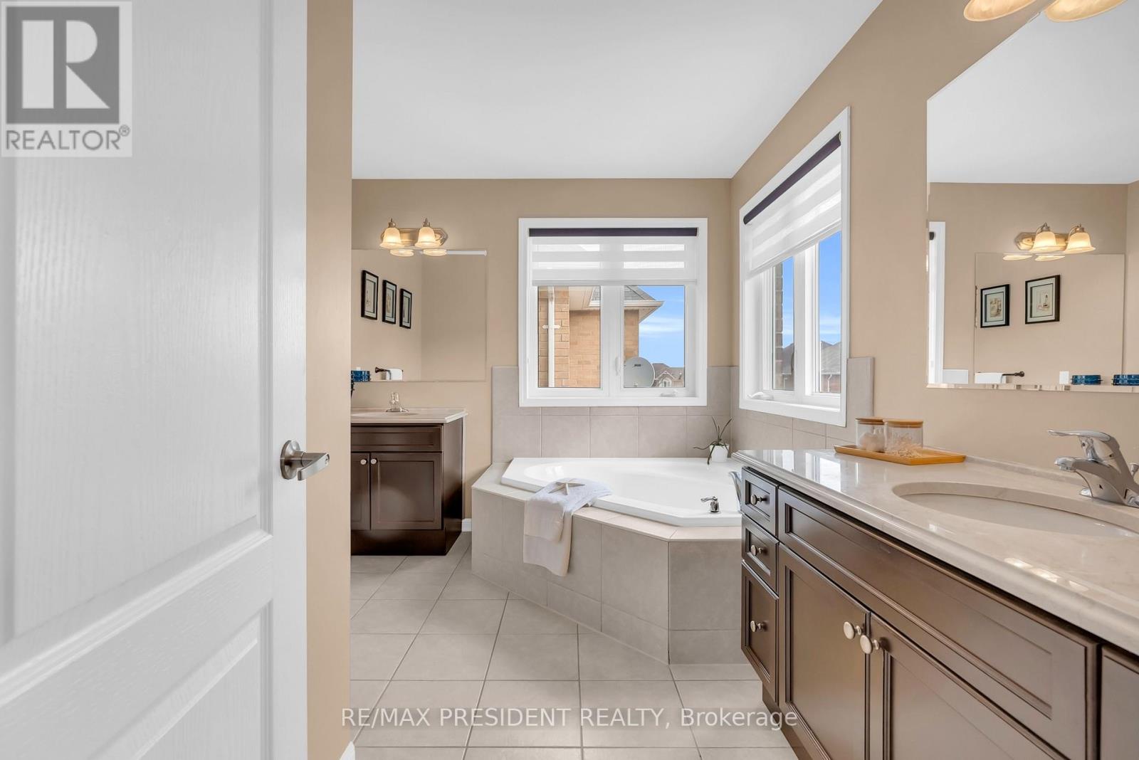 306 Pringle Avenue, Milton (sc Scott), Ontario