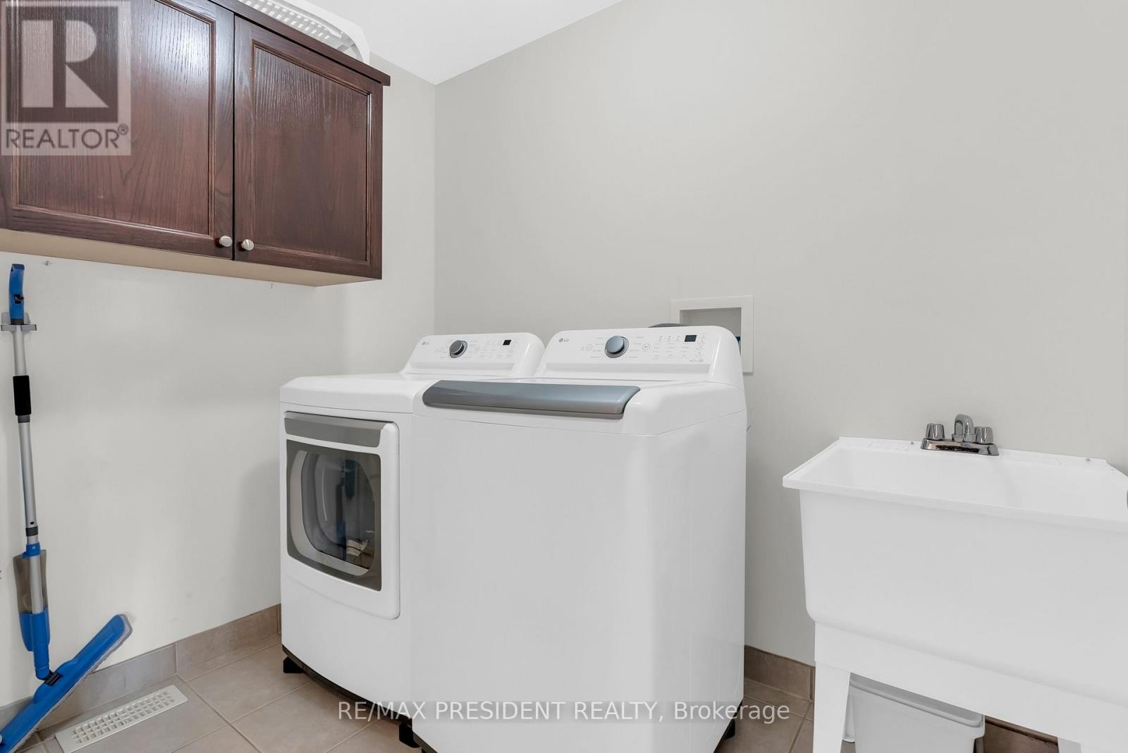 306 Pringle Avenue, Milton (sc Scott), Ontario