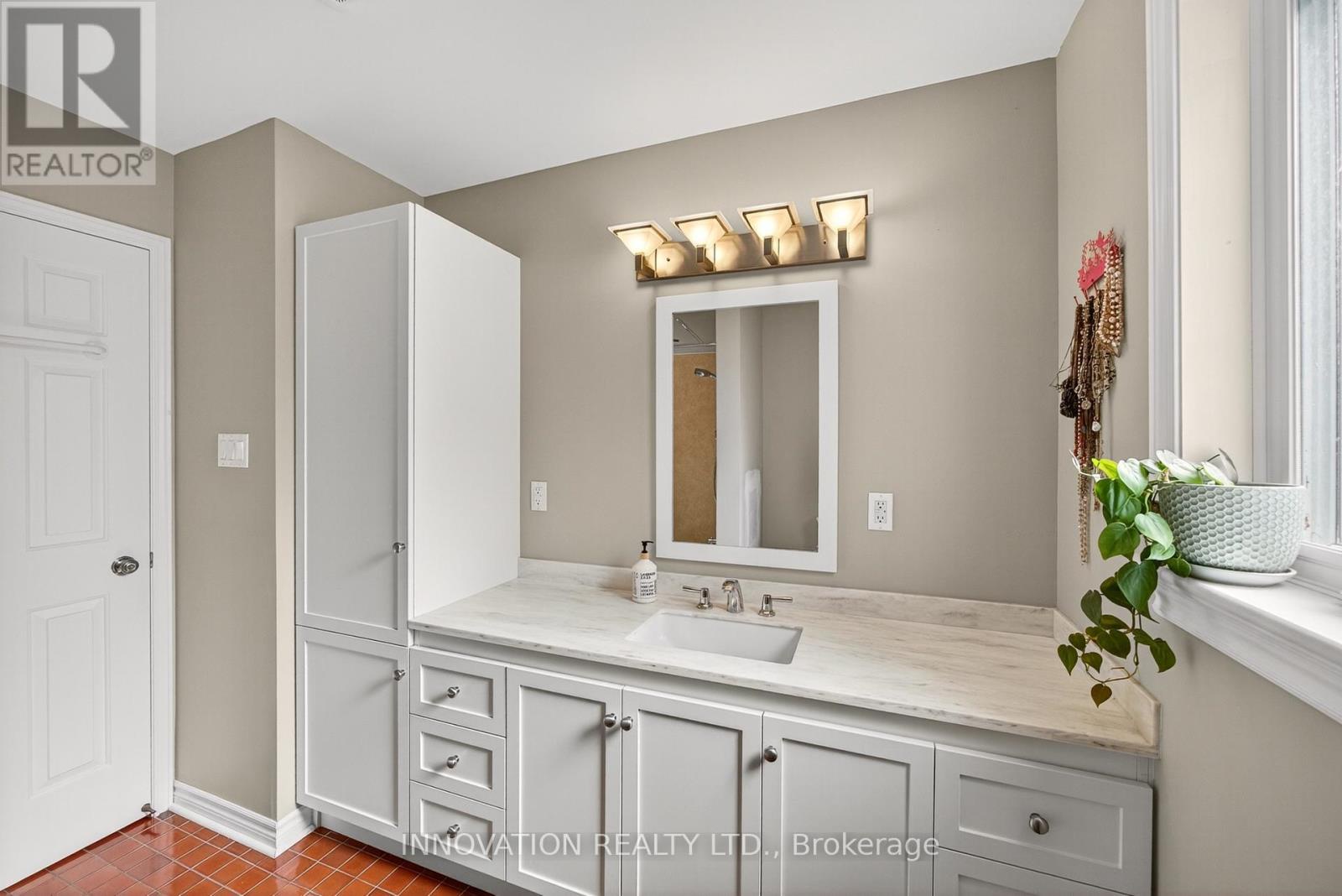 5558 South Island Park Drive, Ottawa, Ontario