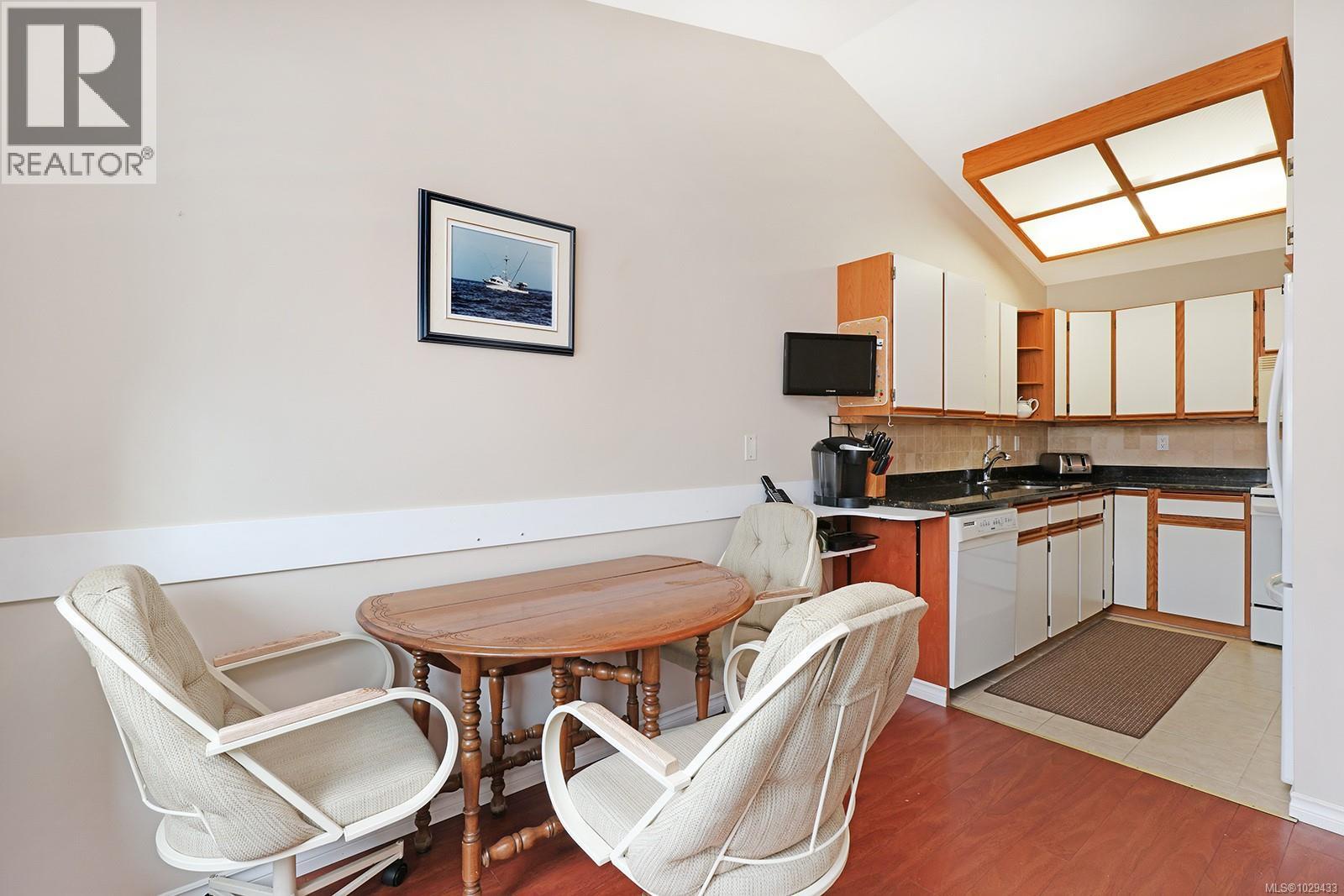 15 2030 Robb Ave, Comox, British Columbia