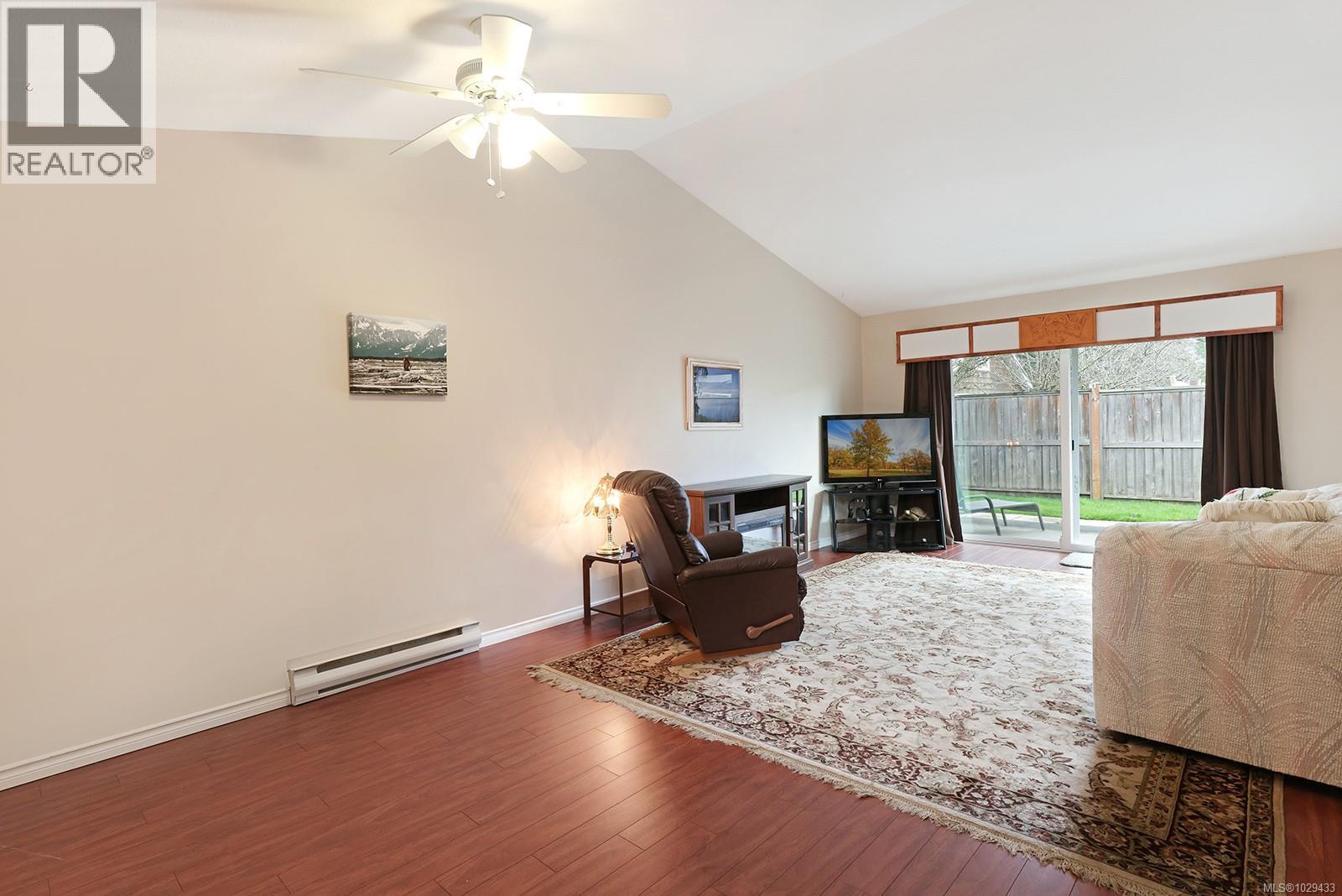 15 2030 Robb Ave, Comox, British Columbia