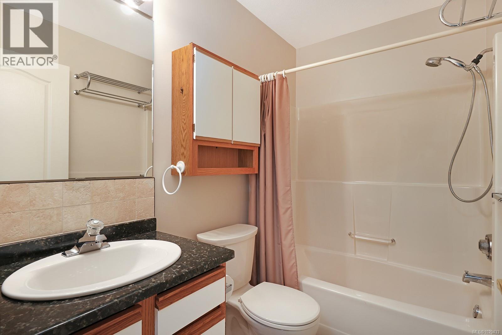 15 2030 Robb Ave, Comox, British Columbia