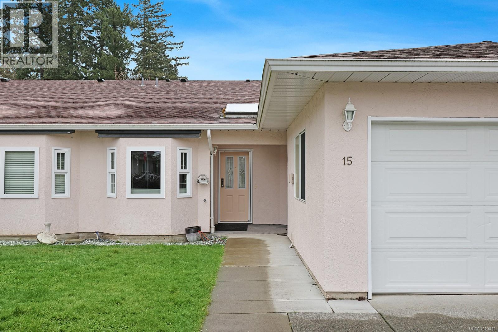 15 2030 Robb Ave, Comox, British Columbia