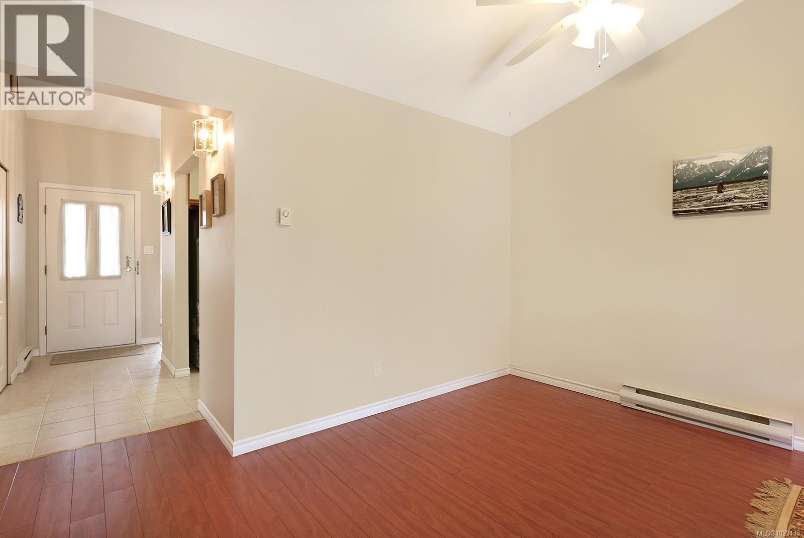 15 2030 Robb Ave, Comox, British Columbia