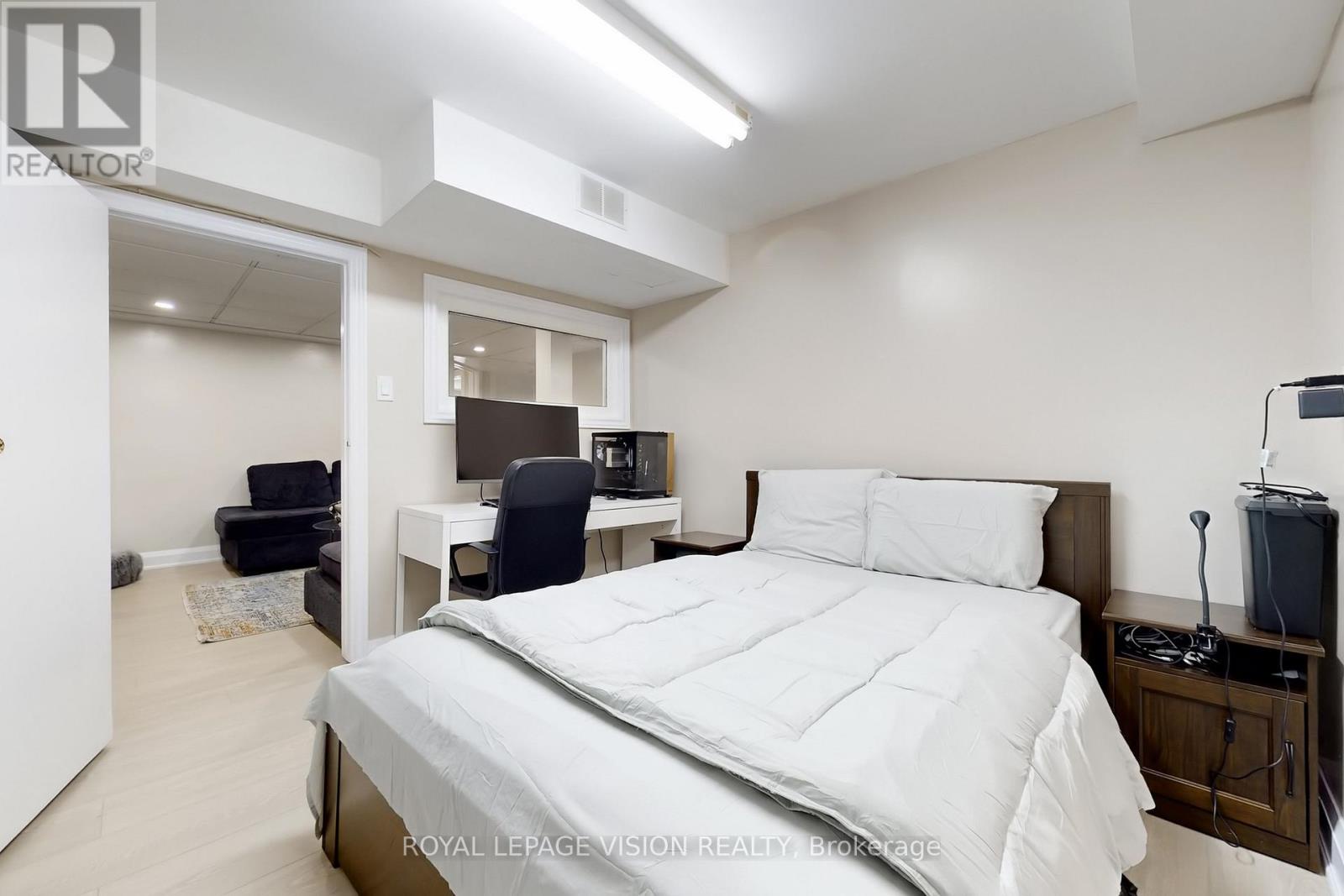 1855 Ashford Drive, Pickering (village East), Ontario