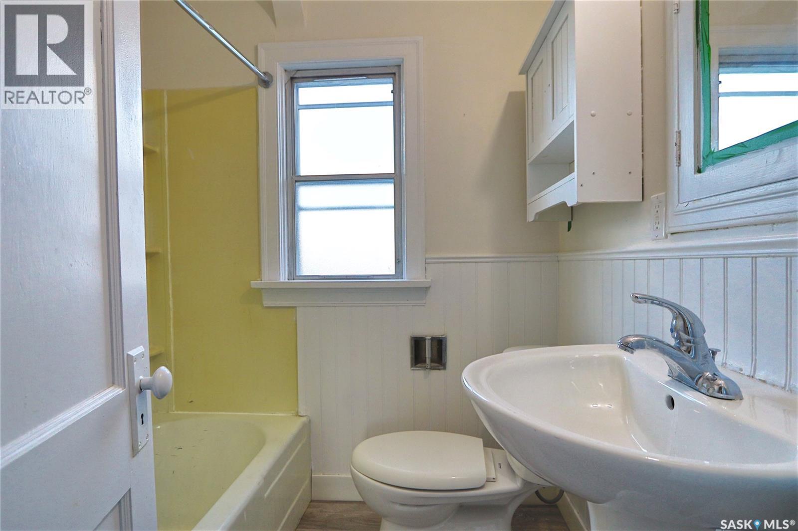 A&b 1824 Winnipeg Street, Regina, Saskatchewan