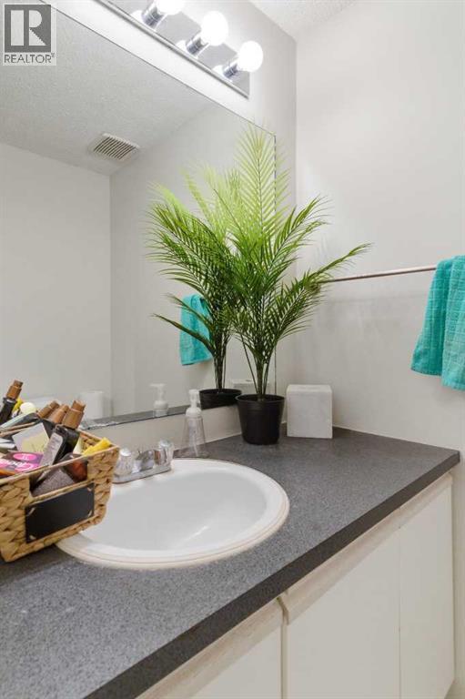 59 Abbeydale Villas Ne, Calgary, Alberta