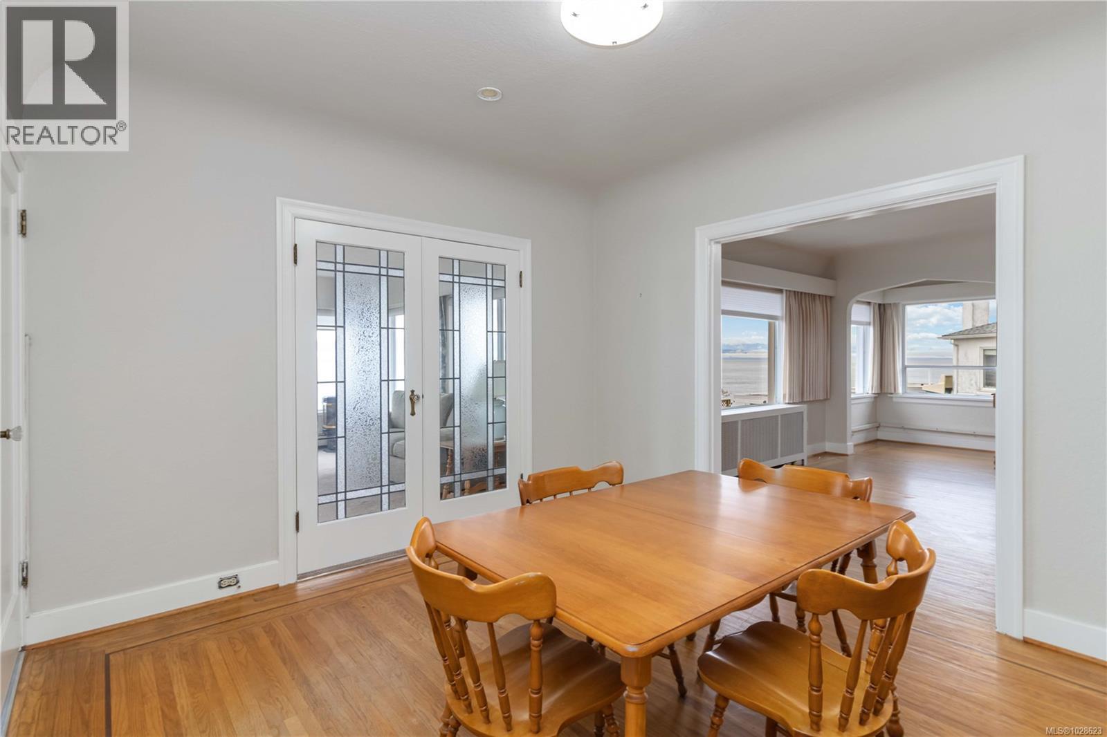 1811 Hollywood Cres, Victoria, British Columbia