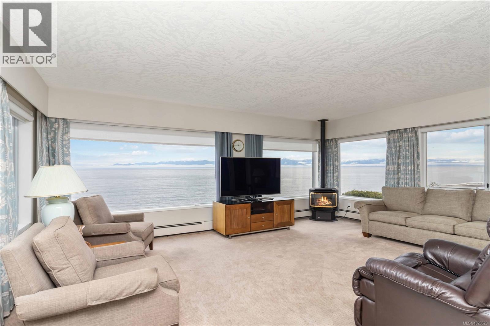 1811 Hollywood Cres, Victoria, British Columbia