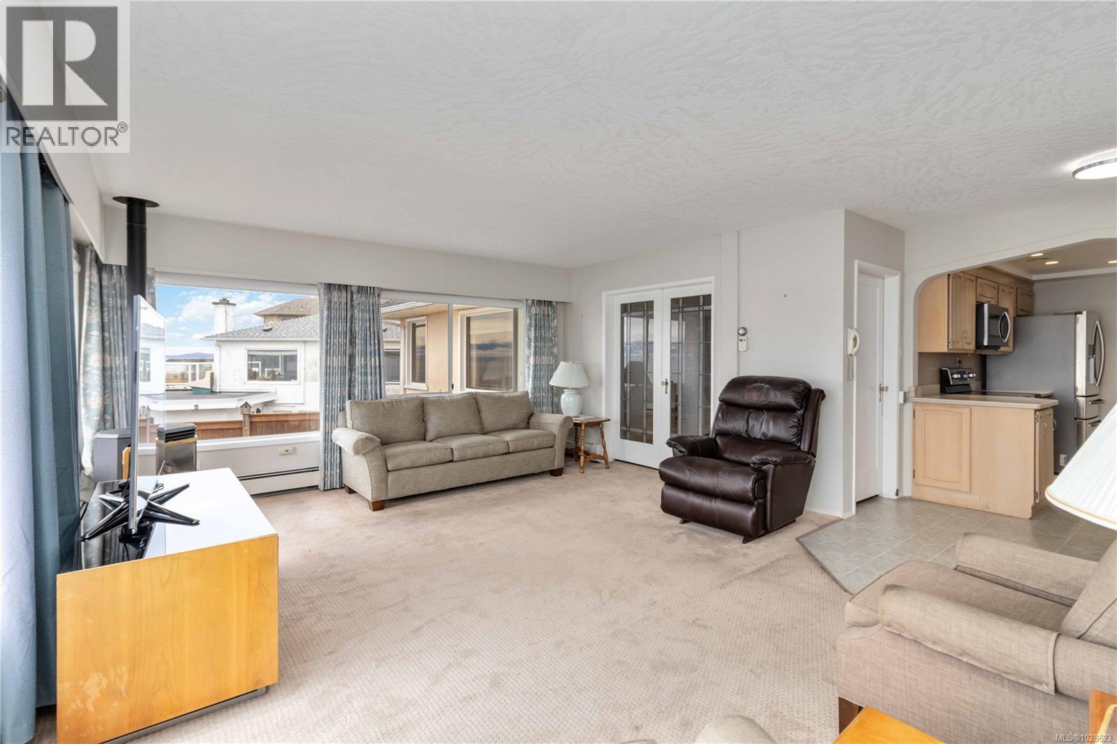 1811 Hollywood Cres, Victoria, British Columbia