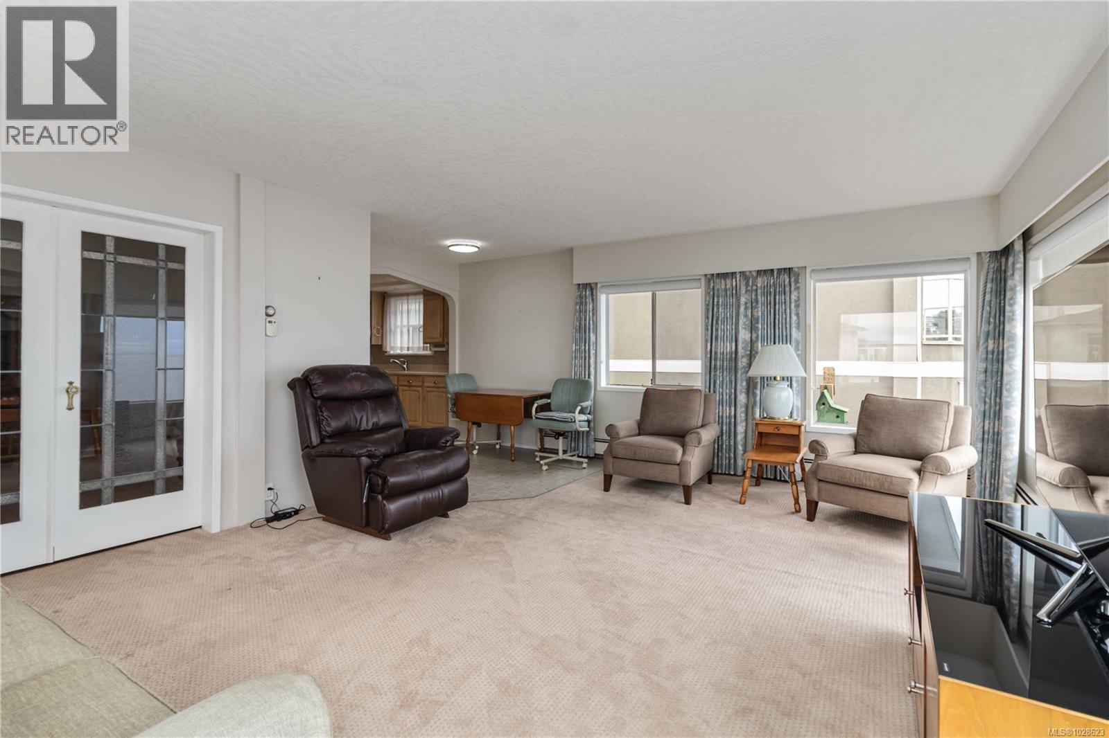 1811 Hollywood Cres, Victoria, British Columbia