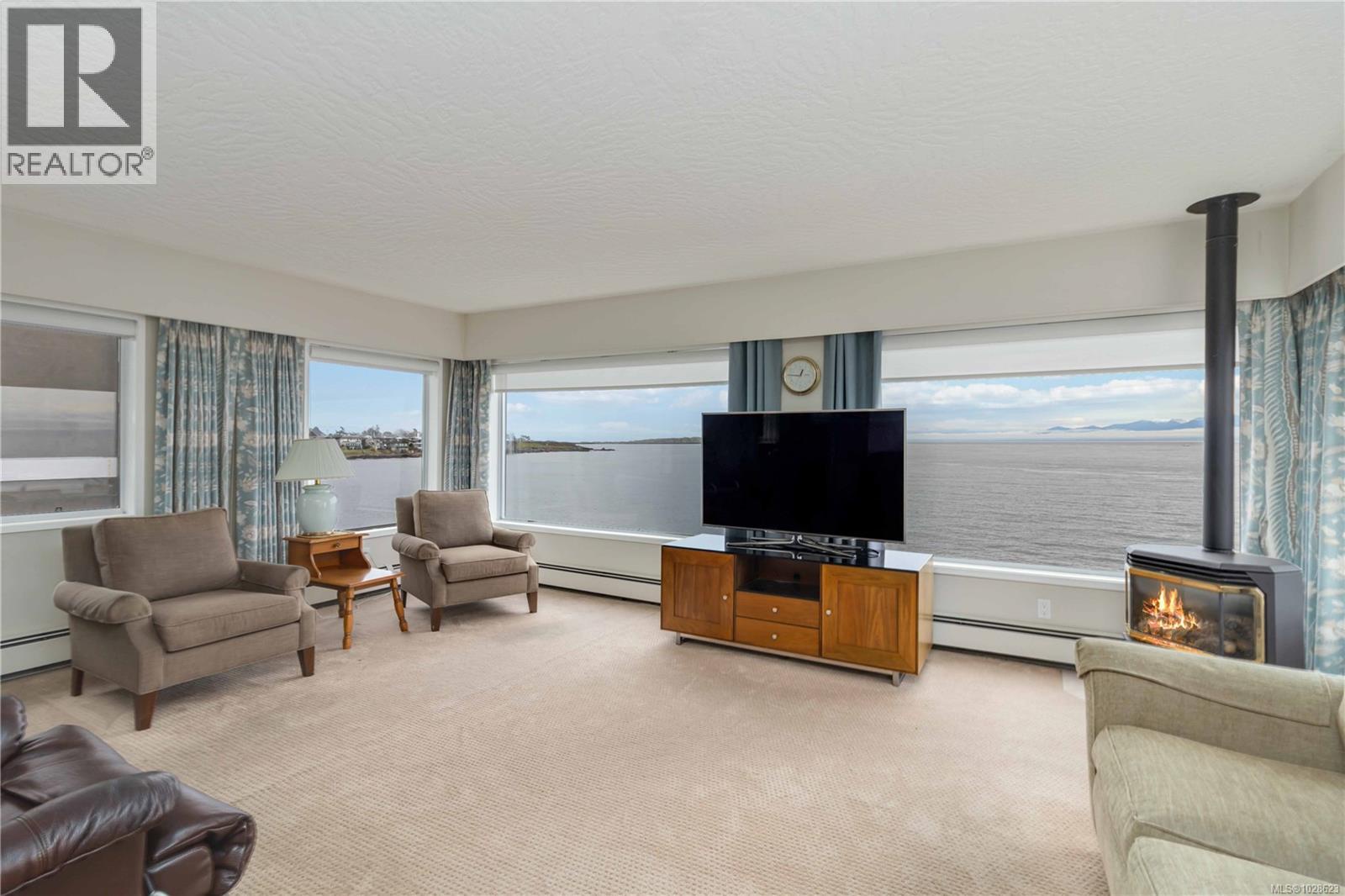 1811 Hollywood Cres, Victoria, British Columbia