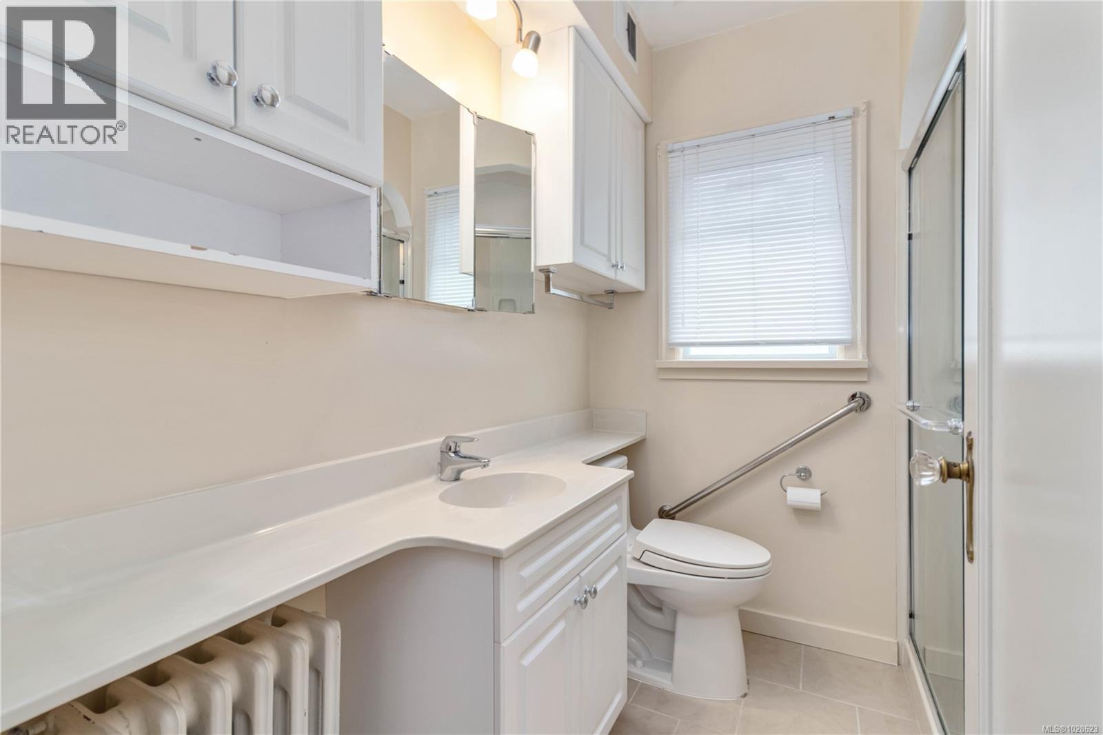 1811 Hollywood Cres, Victoria, British Columbia