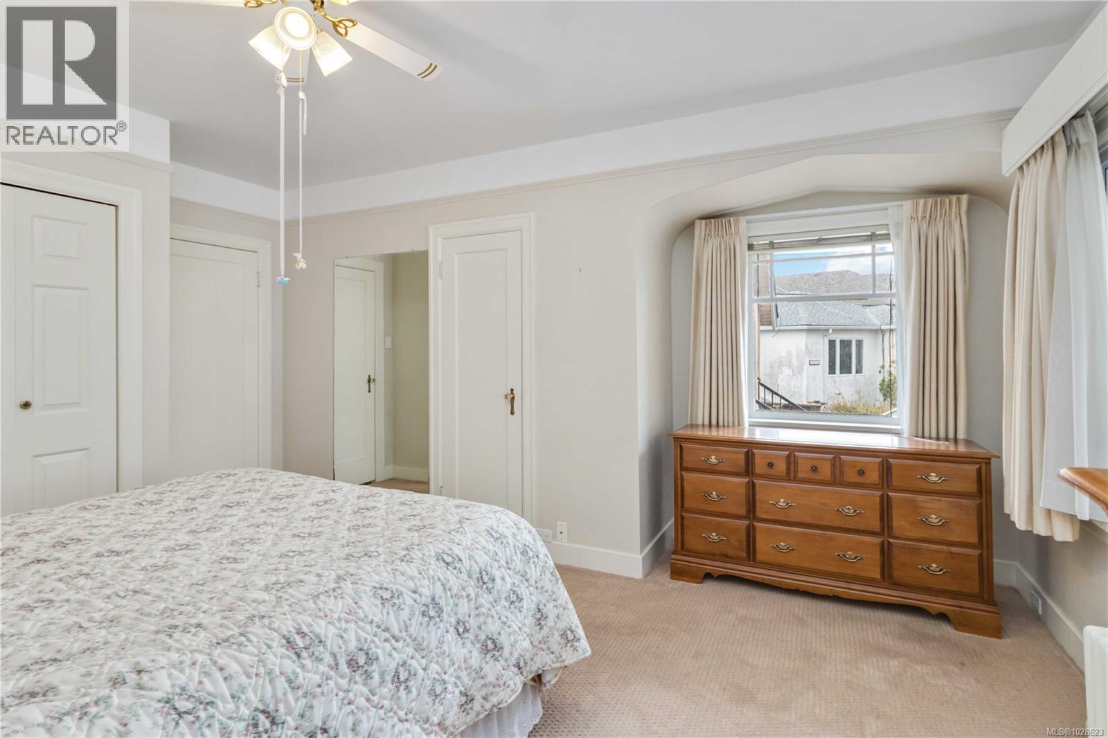 1811 Hollywood Cres, Victoria, British Columbia