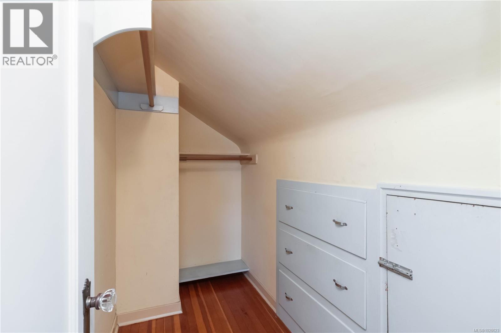 1811 Hollywood Cres, Victoria, British Columbia