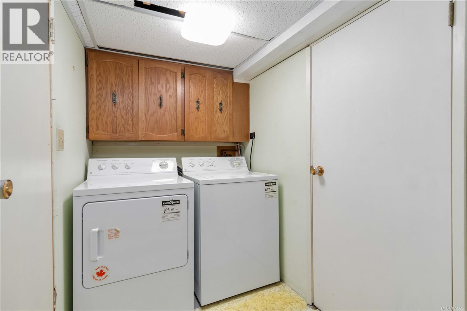 1811 Hollywood Cres, Victoria, British Columbia